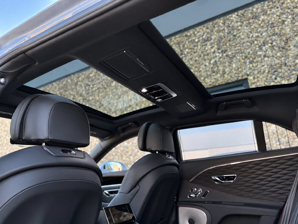 Used 2023 Bentley Flying Spur W12 AWD/4WD image 42