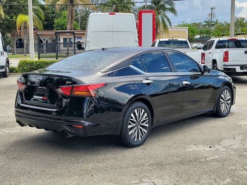 Used 2023 Nissan Altima 2.5 SV w/ SV Premium Package FWD image 8