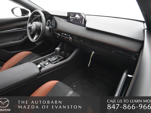 Certified 2025 MAZDA MAZDA3 Carbon AWD/4WD image 26