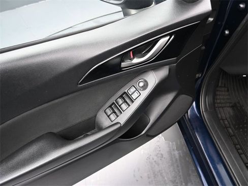 Used 2016 MAZDA MAZDA3 i Sport image 21