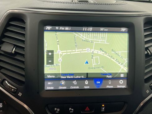 Used 2023 Jeep Cherokee Altitude Lux image 15