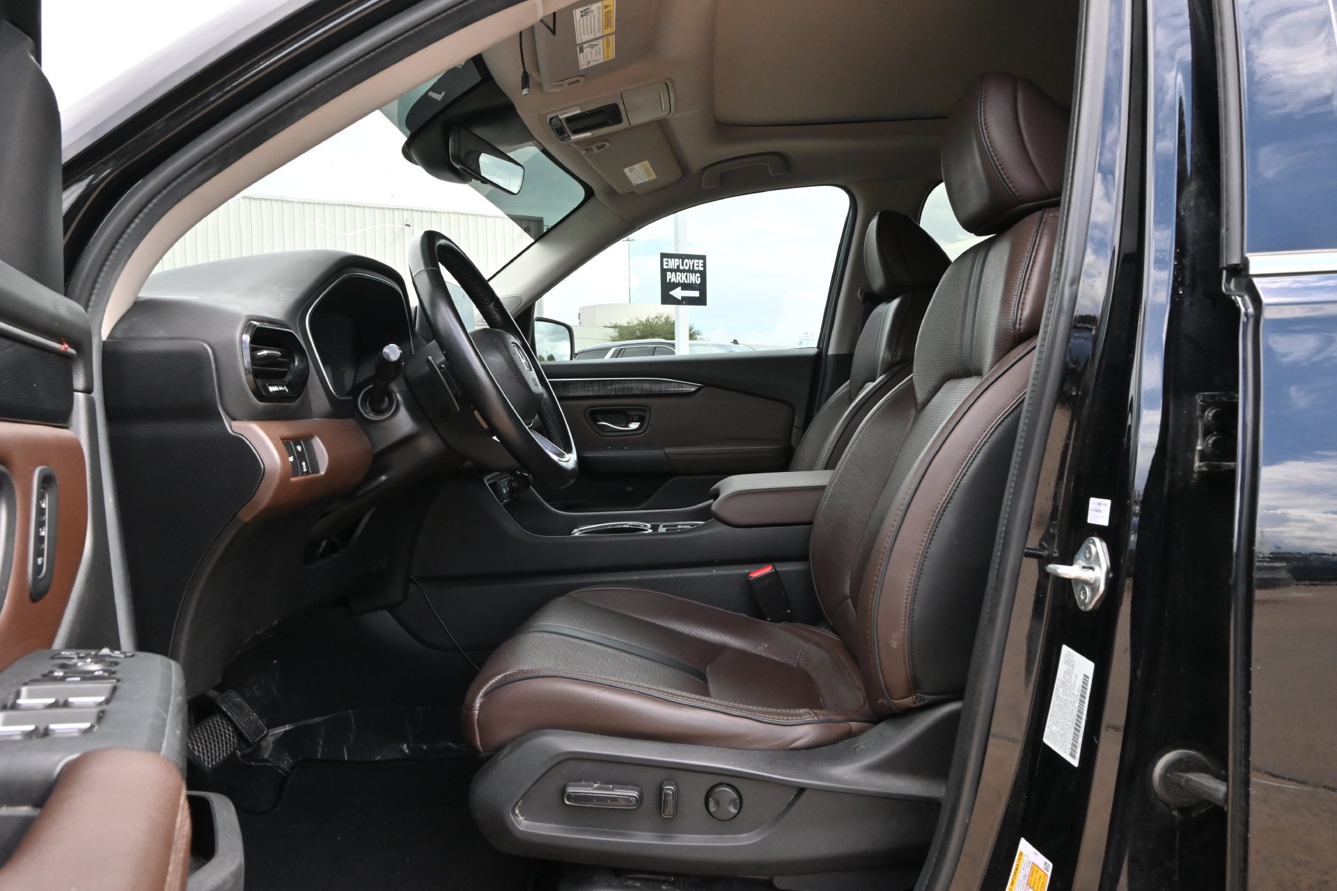 Used 2024 Honda Pilot Elite image 17