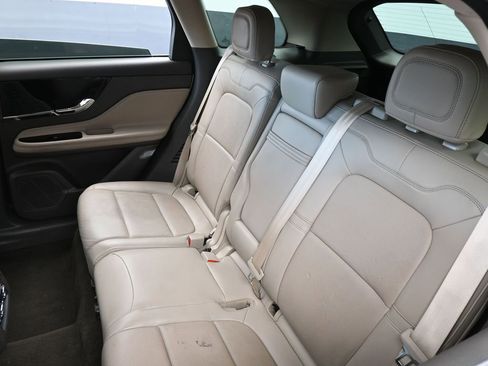 Used 2022 Lincoln Corsair Reserve image 41