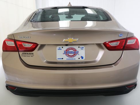 Used 2018 Chevrolet Malibu Hybrid image 19