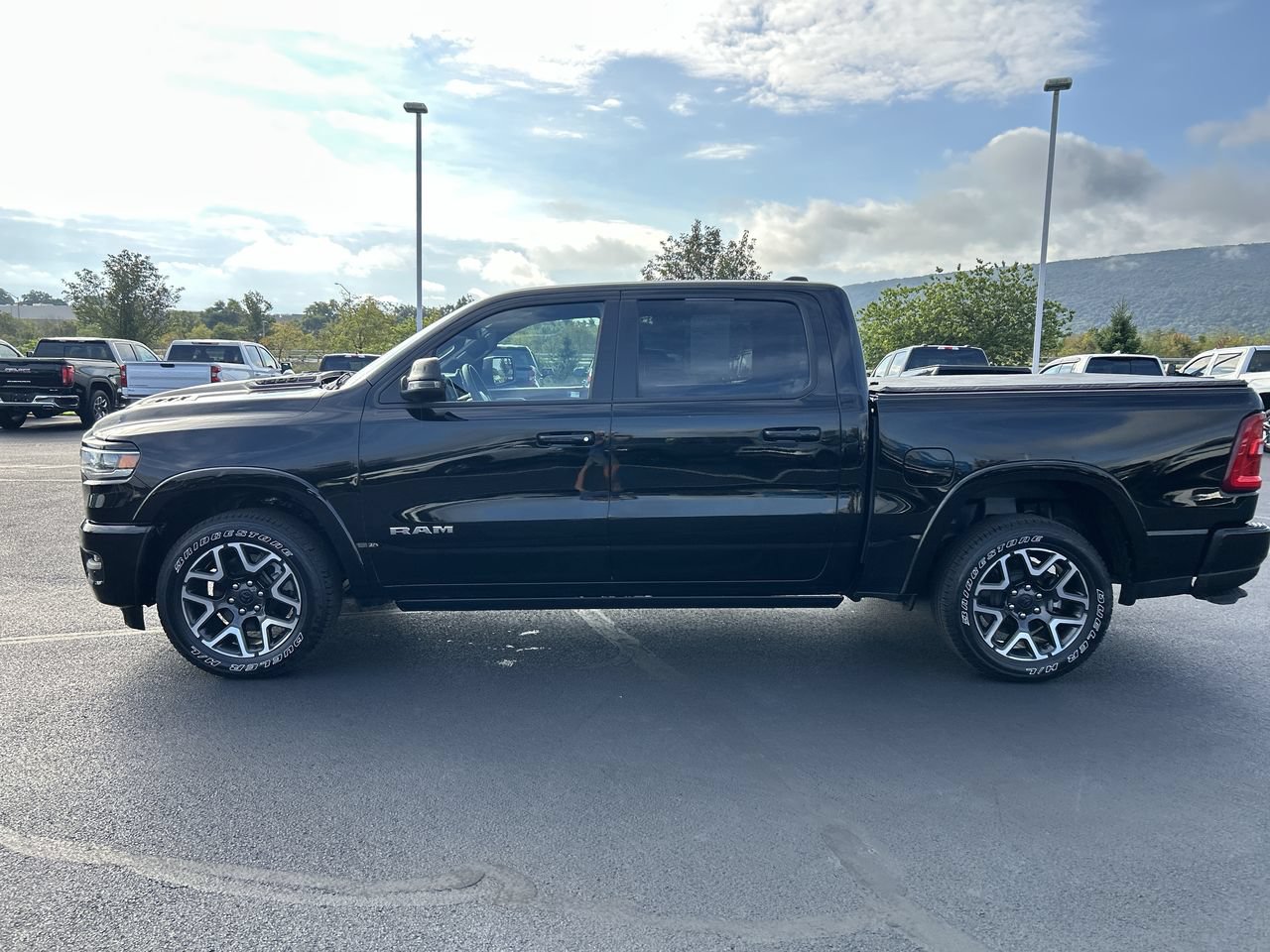 Used 2025 RAM 1500 Laramie AWD/4WD image 4