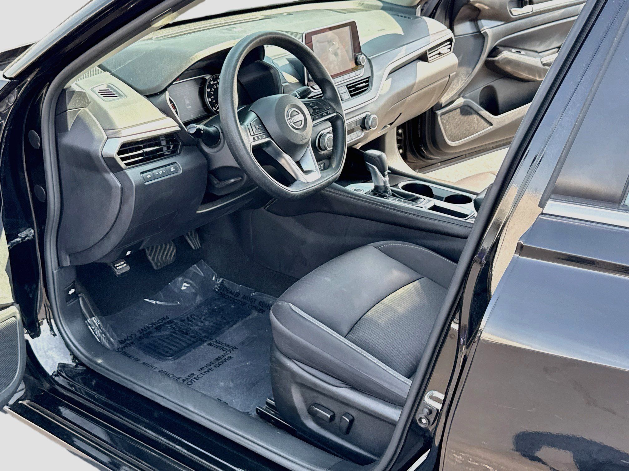 Used 2023 Nissan Altima 2.5 SV FWD image 11