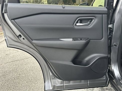 New 2026 Nissan Rogue Platinum image 17