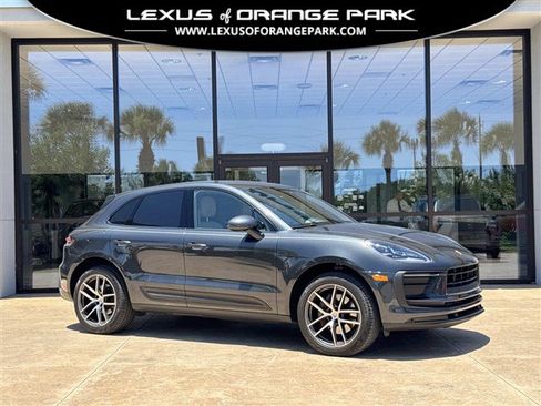 Used 2022 Porsche Macan AWD/4WD image 1