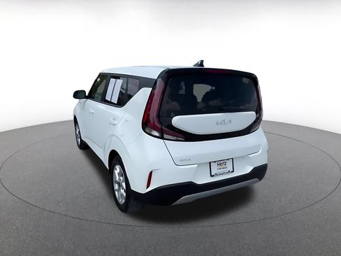 Used 2025 Kia Soul LX w/ LX Technology Package FWD image 11