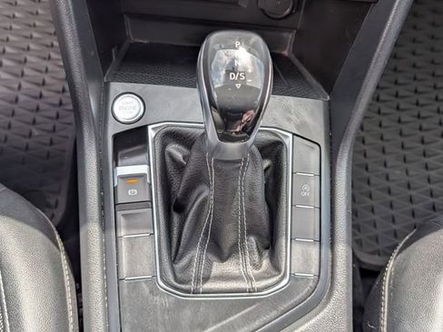 Used 2022 Volkswagen Taos SE w/ Panoramic Sunroof Package image 20