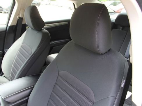 Used 2020 Ford Fusion SE FWD image 19