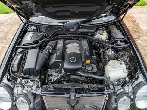 Used 2001 Mercedes-Benz E 320 4MATIC Sedan image 17