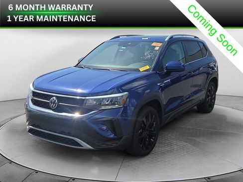 Used 2022 Volkswagen Taos SE w/ Panoramic Sunroof Package FWD image 1