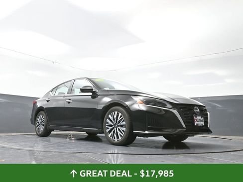 Used 2024 Nissan Altima 2.5 SV image 51