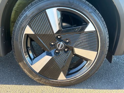 Used 2025 Nissan Kicks SR w/ SR Premium Package image 10