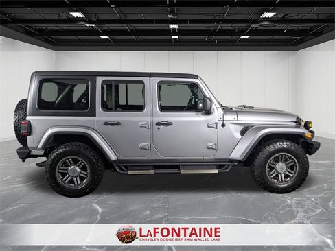 Used 2020 Jeep Wrangler Unlimited Sahara image 6