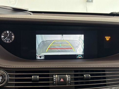 Used 2020 Lexus LS 500 w/ Accessory Package (Z1) RWD image 17