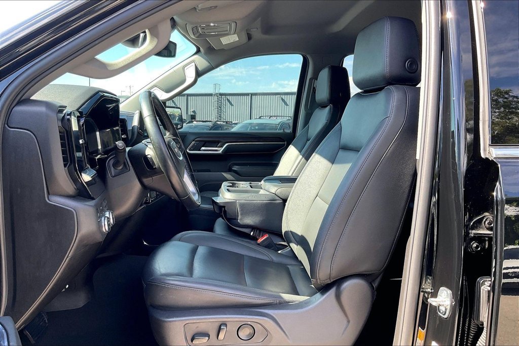 Used 2025 GMC Sierra 1500 SLT AWD/4WD image 31