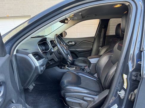 Used 2016 Jeep Cherokee Trailhawk image 13