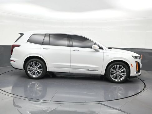Used 2024 Cadillac XT6 Premium Luxury FWD image 7