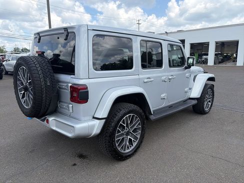 Used 2024 Jeep Wrangler High Altitude AWD/4WD image 7