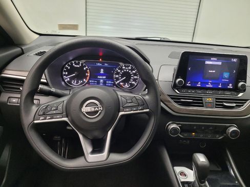 Used 2024 Nissan Altima 2.5 SV image 22