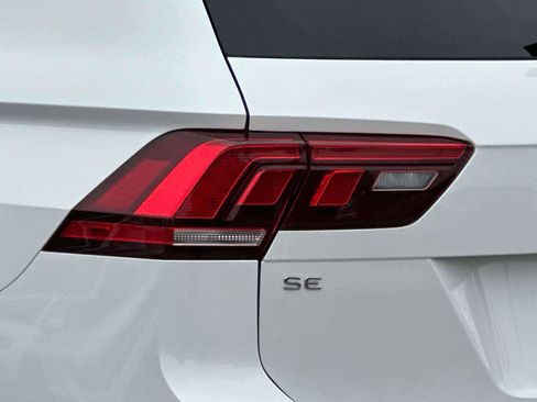 Certified 2023 Volkswagen Tiguan SE image 8
