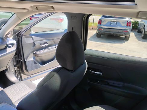 Used 2025 Nissan Kicks SV w/ SV Premium Package FWD image 85