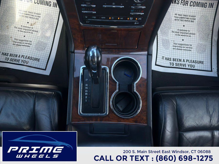 Used 2015 Lincoln Navigator 2WD image 24