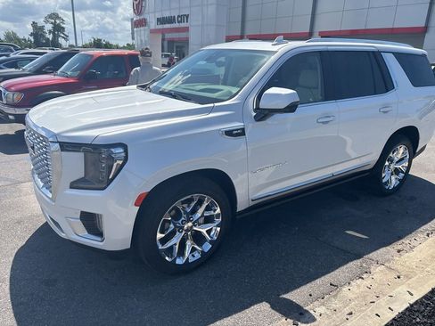 Used 2021 GMC Yukon Denali w/ Denali Ultimate Package RWD image 9