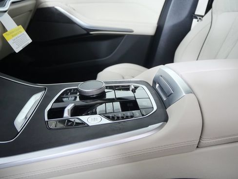 New 2027 BMW X7 xDrive40i AWD/4WD image 23