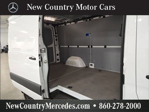Used 2024 Mercedes-Benz Sprinter 2500 image 12