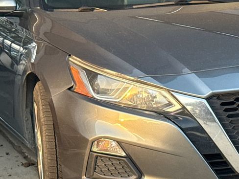 Used 2019 Nissan Altima 2.5 S FWD image 4