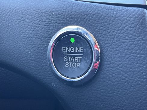 Used 2020 Ford Edge SE image 10