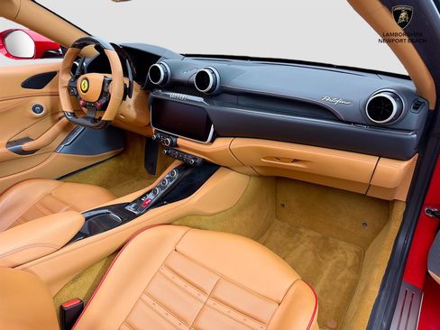 Used 2019 Ferrari Portofino RWD image 26