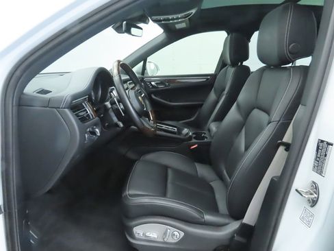 Used 2022 Porsche Macan S image 20