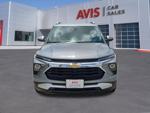 Used 2025 Chevrolet TrailBlazer LT AWD/4WD image 2