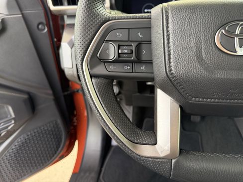 Certified 2025 Toyota Tacoma PreRunner image 15