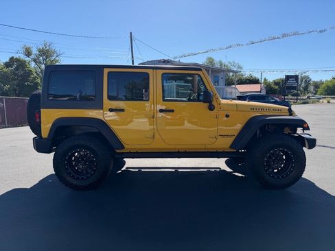 Used 2015 Jeep Wrangler Unlimited Rubicon w/ Connectivity Group AWD/4WD image 23