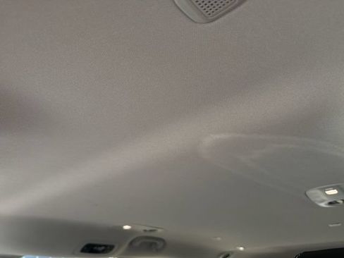 Used 2023 Chrysler Pacifica Touring-L FWD image 22