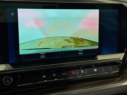 Used 2025 Chevrolet Silverado 1500 LT image 12