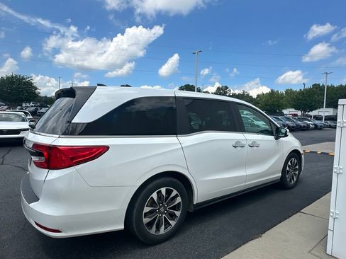 Used 2024 Honda Odyssey EX-L image 4