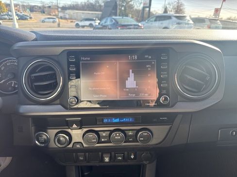 Used 2022 Toyota Tacoma TRD Off-Road image 35