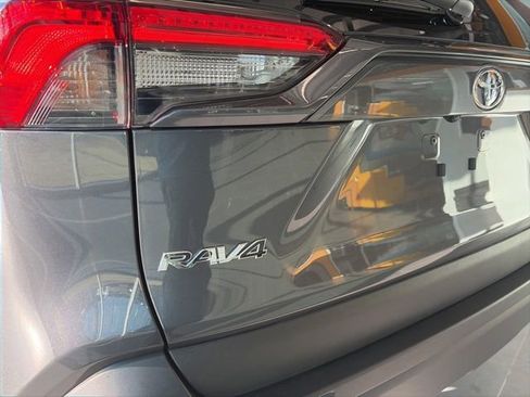 Used 2025 Toyota RAV4 XLE image 37