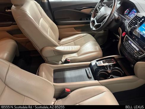 Used 2021 Honda Pilot Touring image 14