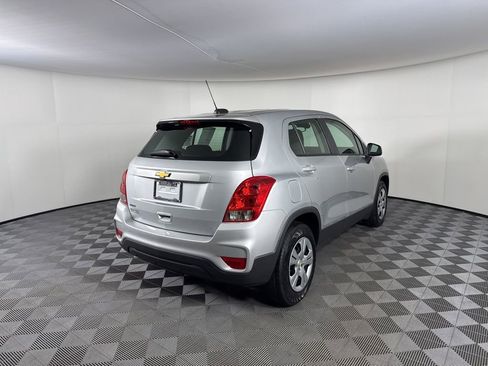 Used 2018 Chevrolet Trax LS FWD image 5