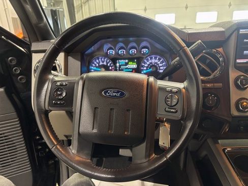 Used 2016 Ford F250 Lariat w/ Lariat Interior Package image 16
