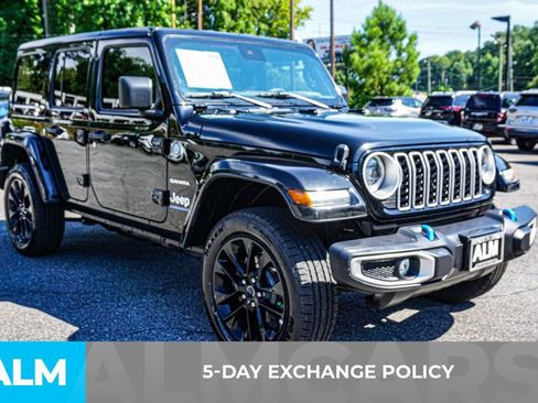 Used 2024 Jeep Wrangler Unlimited Sahara image 4