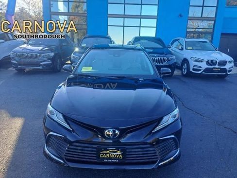 Used 2021 Toyota Camry XLE image 2