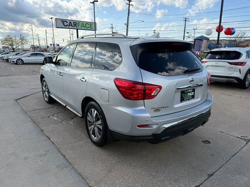 Used 2019 Nissan Pathfinder S AWD/4WD image 8